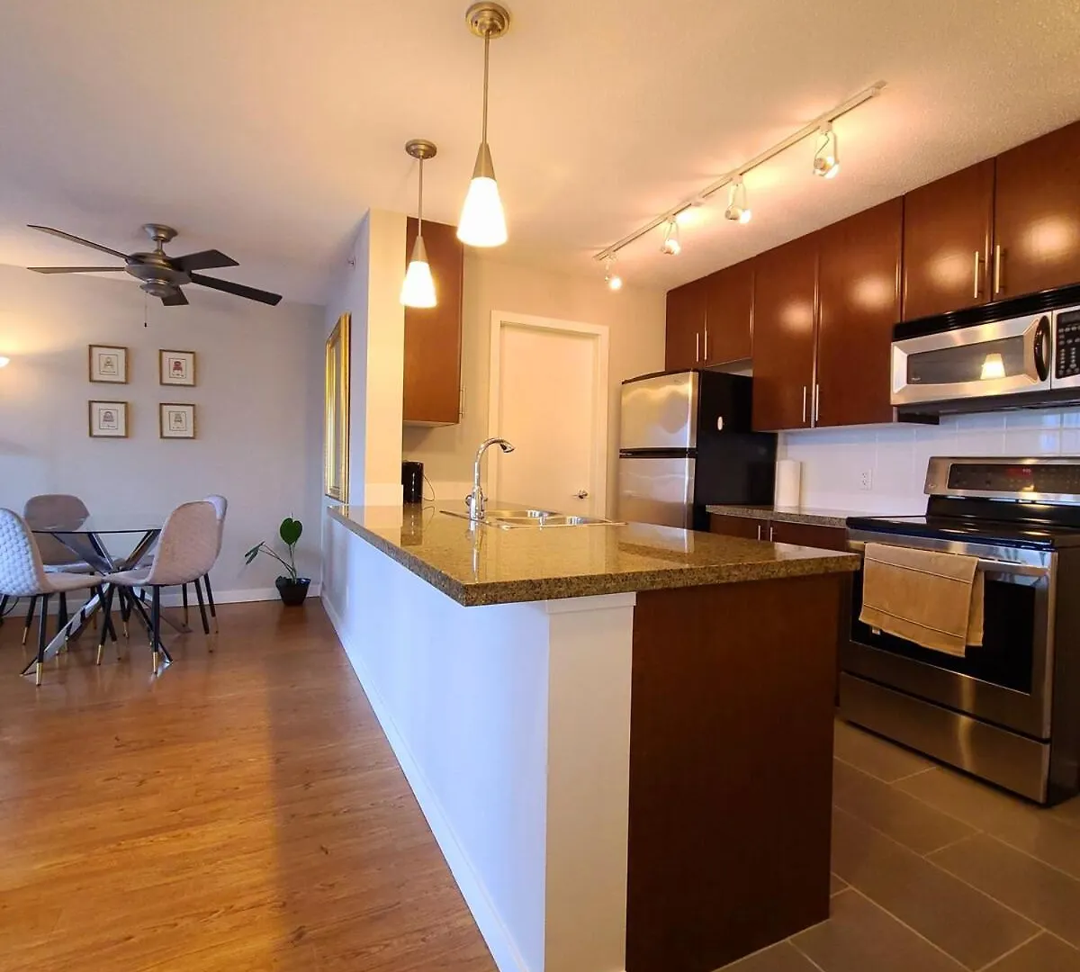 Charming Abode Downtown Vancouver 0*,
