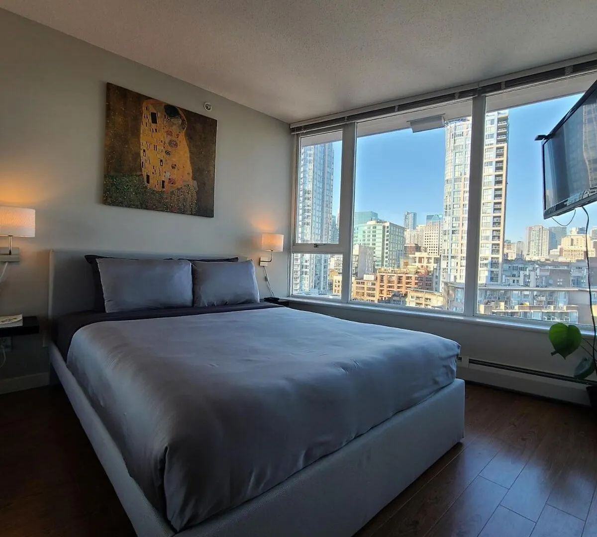 Charming Abode Downtown Vancouver